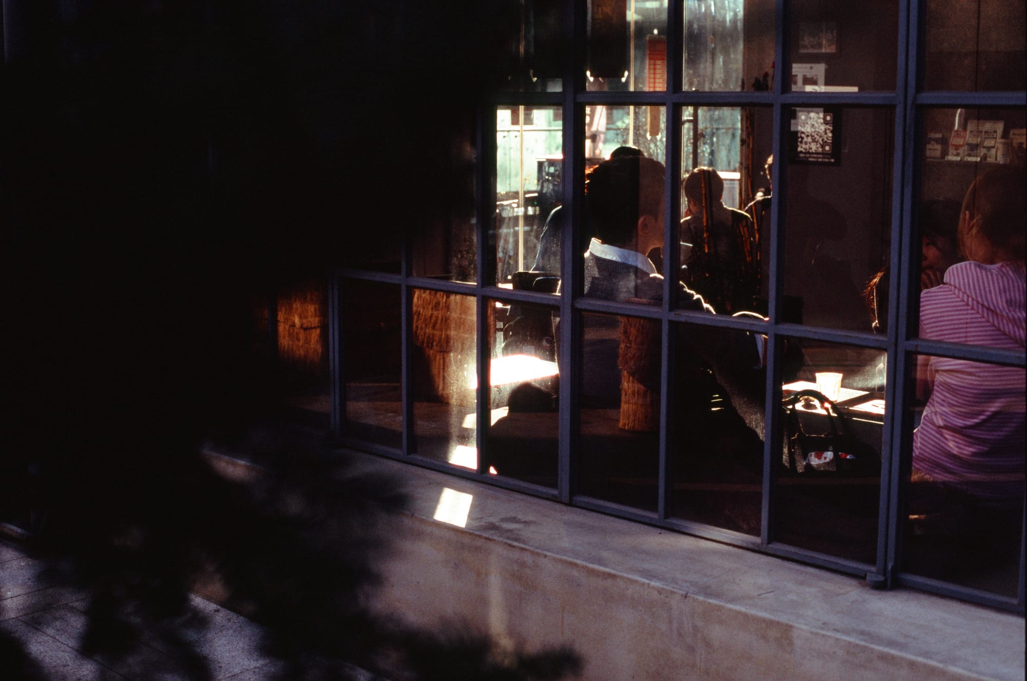 미놀타 X-300과 벨비아100으로 촬영한 카페 사진