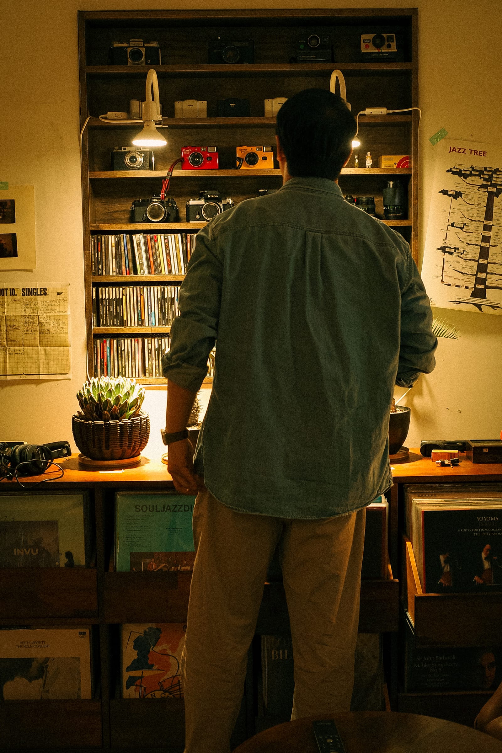 Theo page cover image